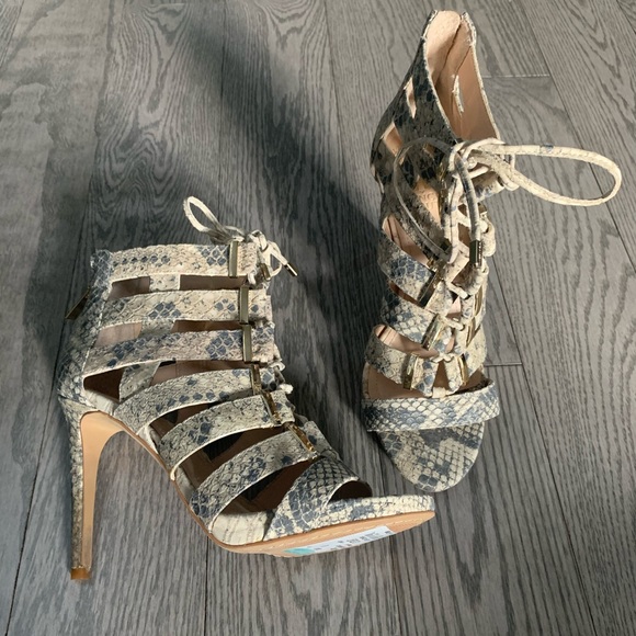 Gorgeous Vince Camuto Heels✨ - Picture 4 of 11